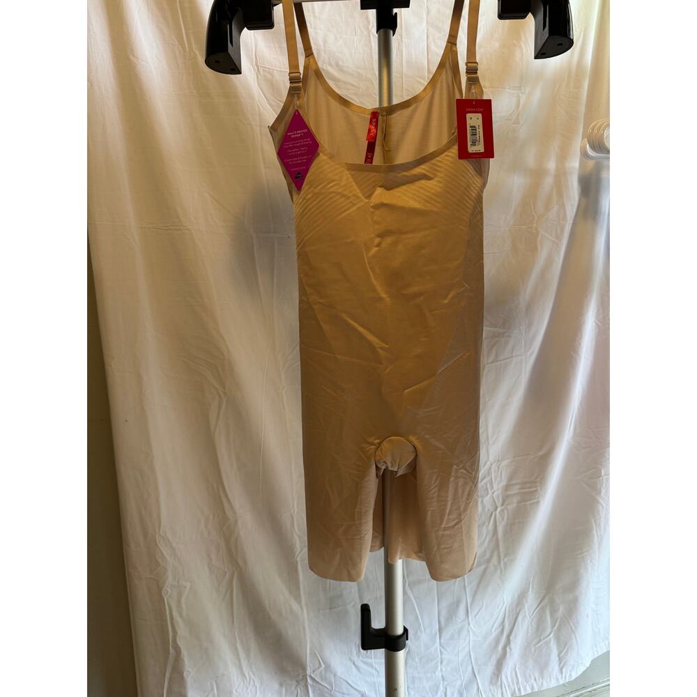 Spanx Thinstincts Open bust mid thigh BodySuit